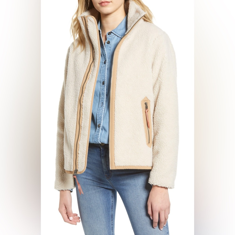 Patagonia Cream Fleece Jacket